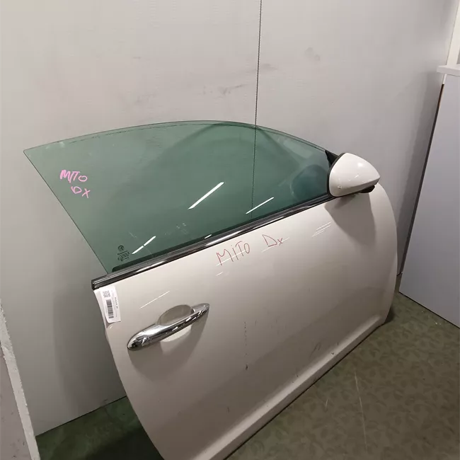 Porta anteriore destra