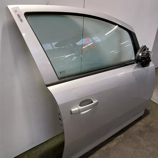 Porta anteriore destra