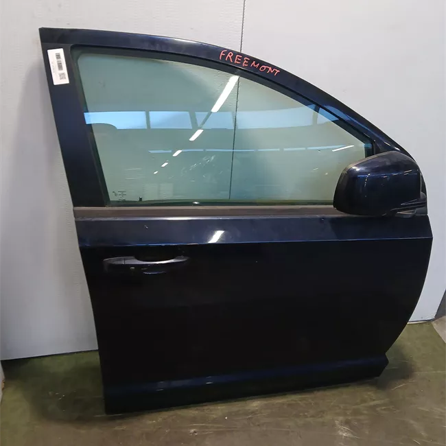 Porta anteriore destra