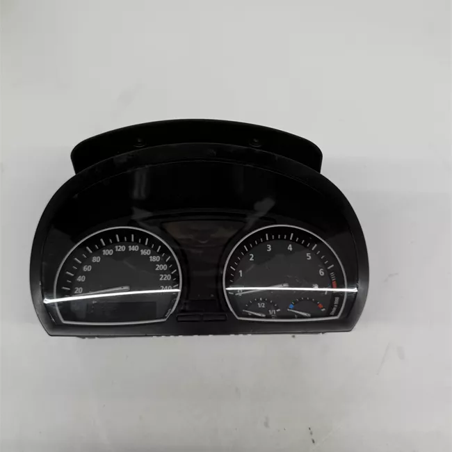 Quadro strumenti completo km/h solo adatto per cambio ma