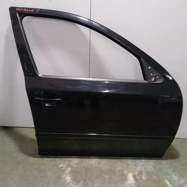 Porta anteriore destra