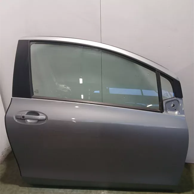 Porta anteriore destra