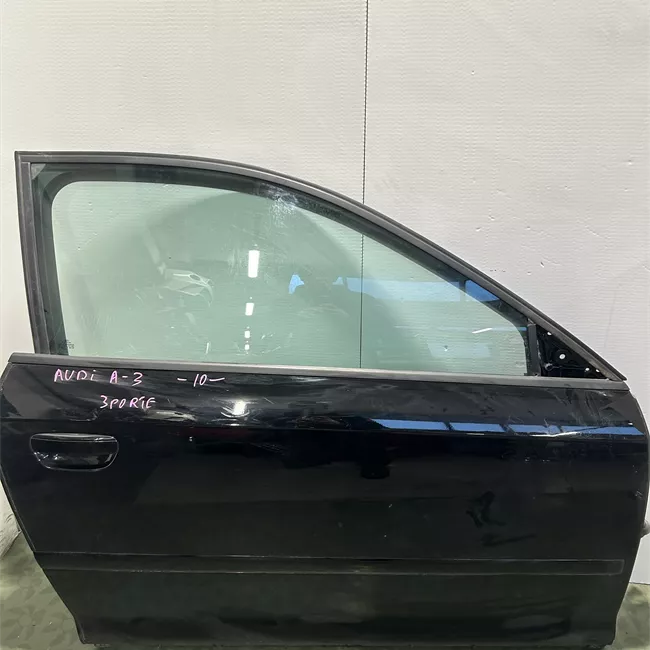 Porta anteriore destra