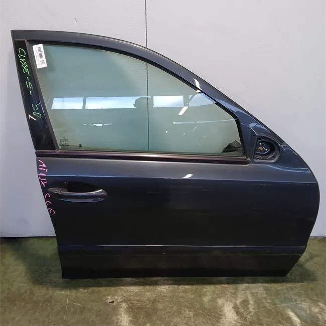 Porta anteriore destra