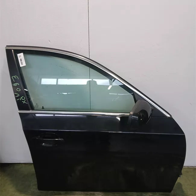 Porta anteriore destra