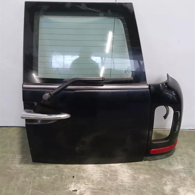 Porta carico posteriore a battente destra