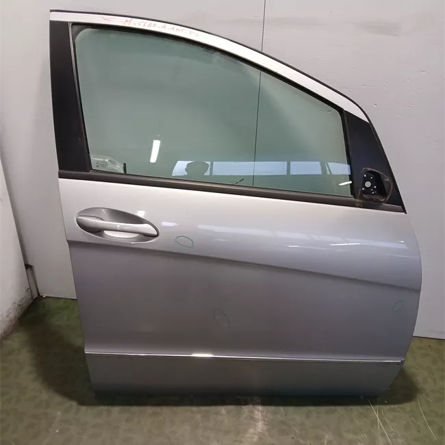 Porta anteriore destra