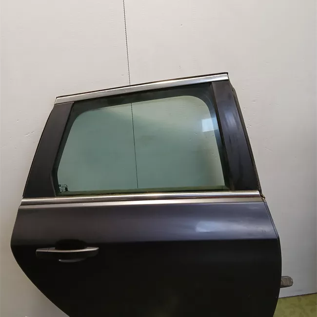 Porta posteriore destra