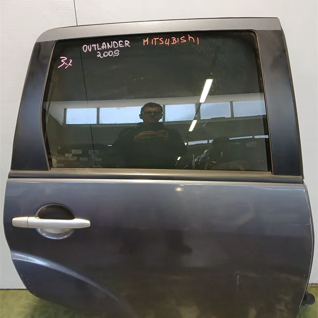 Porta posteriore destra