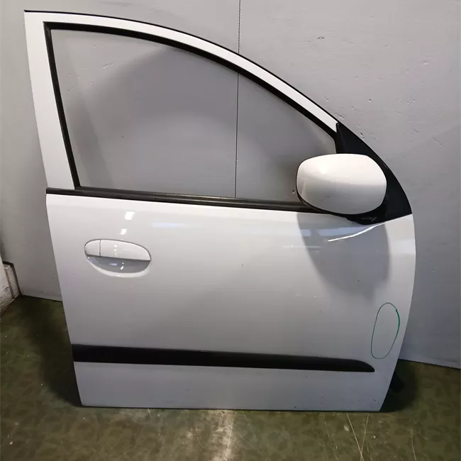 Porta anteriore destra