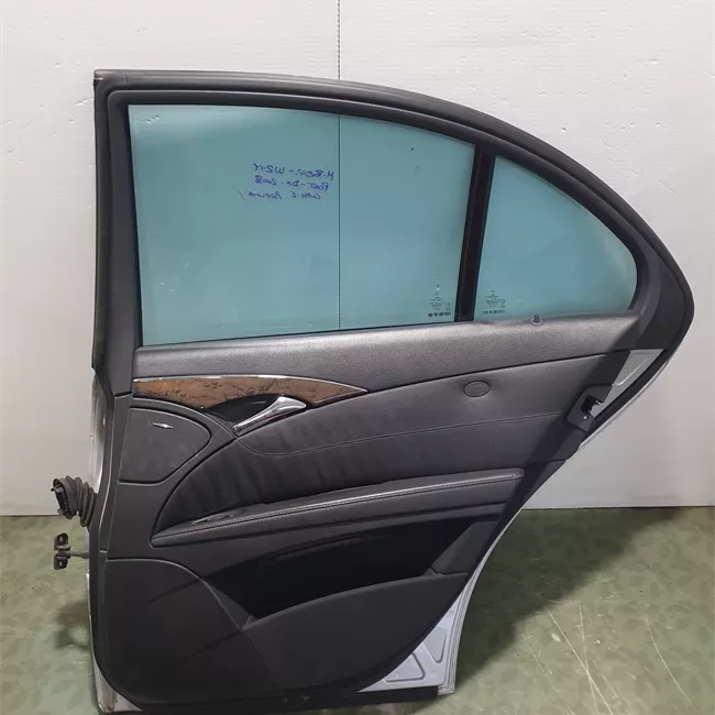 Porta posteriore destra