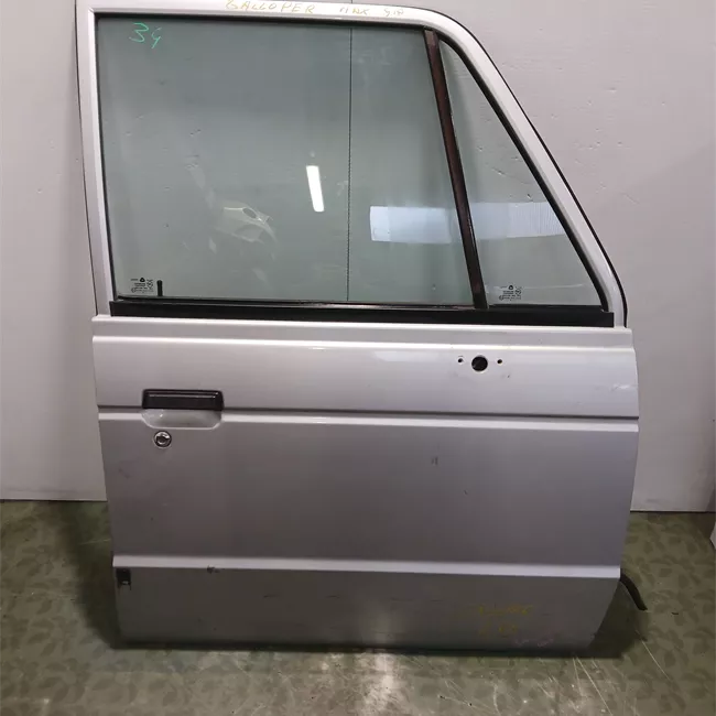 Porta anteriore destra