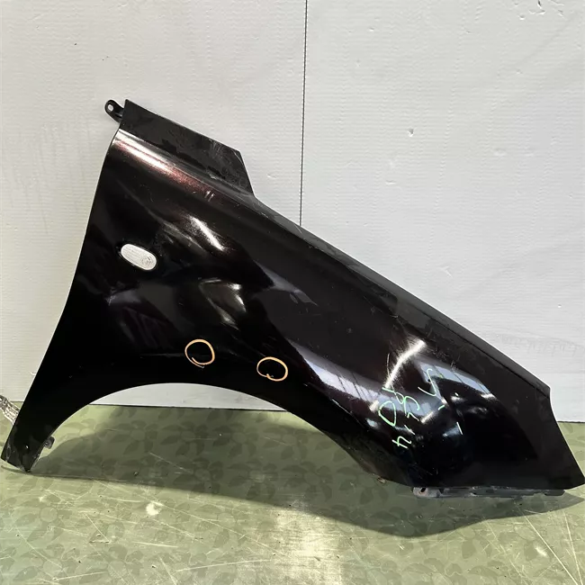 Parafango anteriore destro