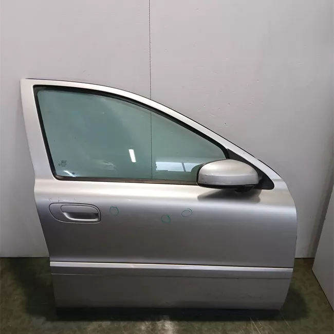 Porta anteriore destra