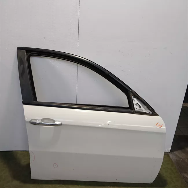 Porta anteriore destra