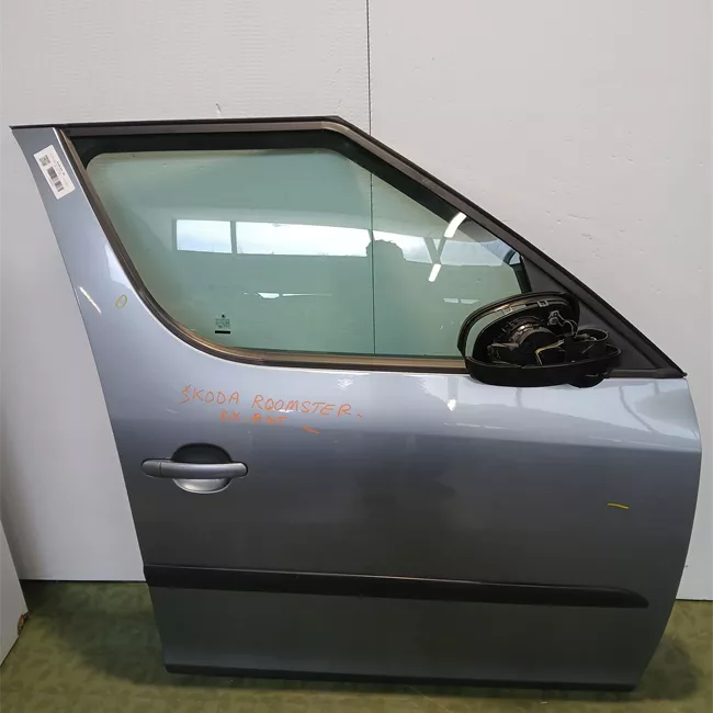 Porta anteriore destra