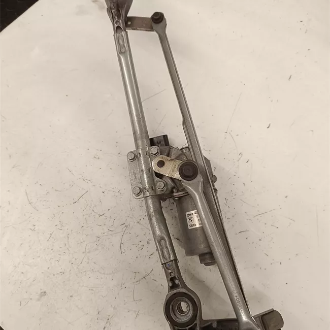 Meccanismo tergiparabrezza con motorino