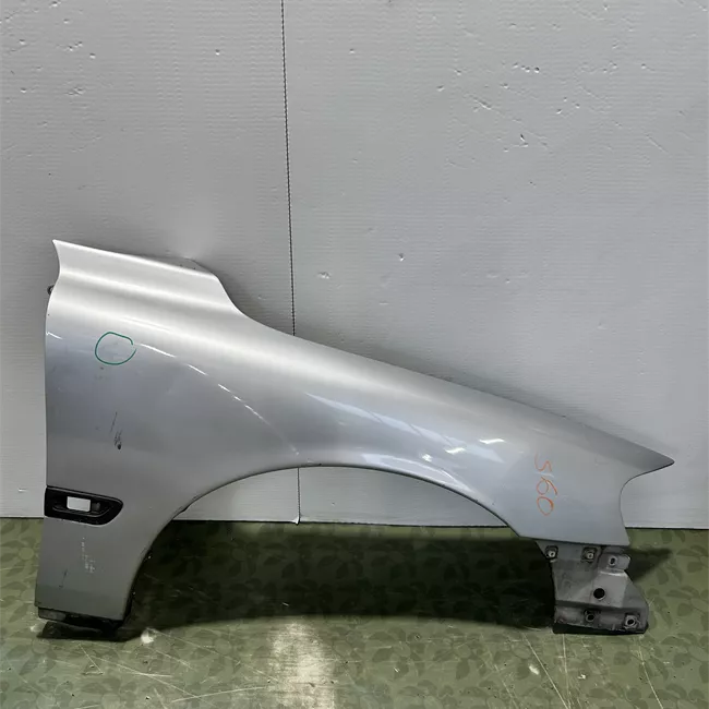 Parafango anteriore destro