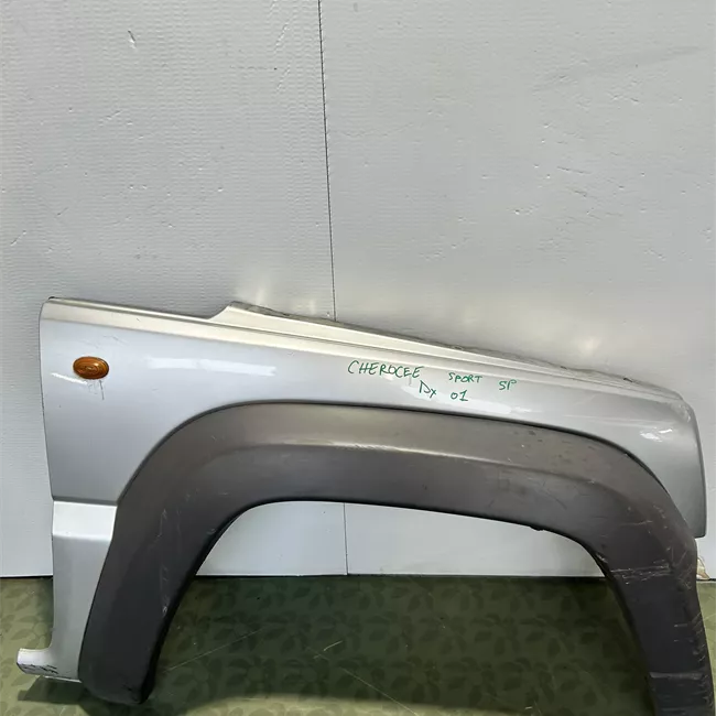 Parafango anteriore destro