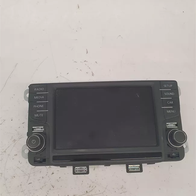 Radio con sistema di navigatore satellitare