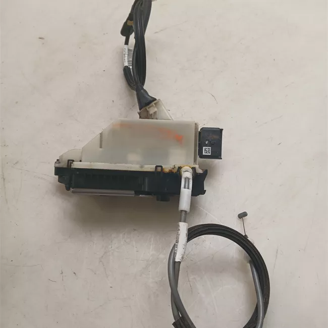 Serratura porta posteriore destra con chiusura singola