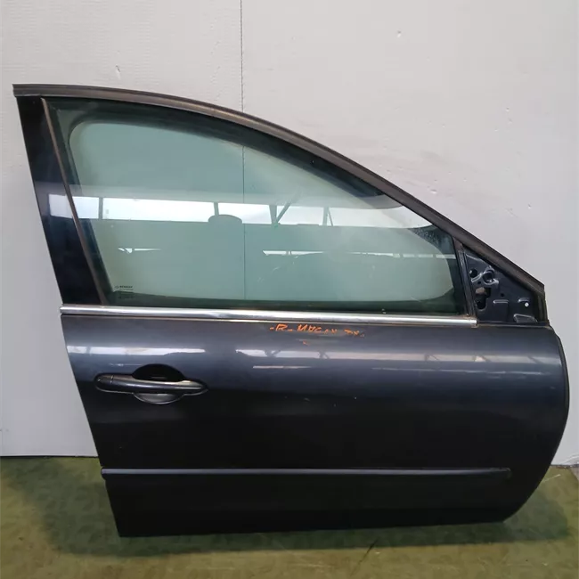 Porta anteriore destra