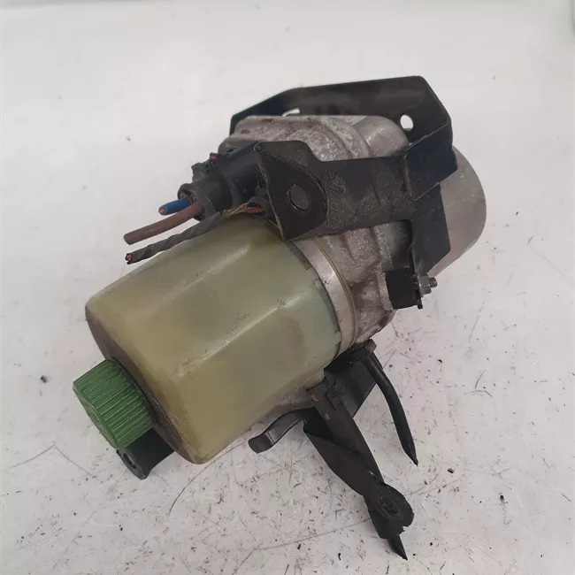 Pompa servosterzo con elettromotore