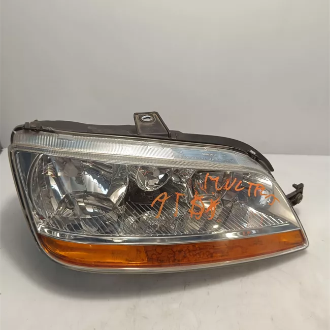 Proiettore destro con fendinebbia