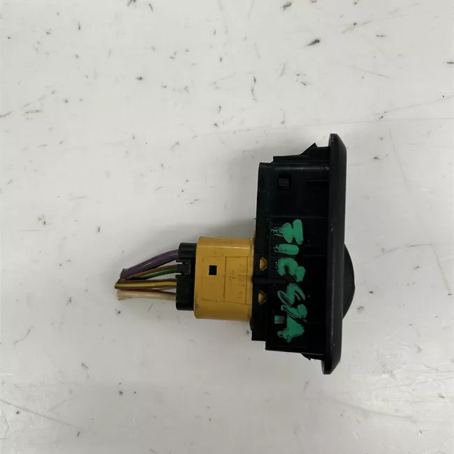 Interruttore alzacristalli porta anteriore