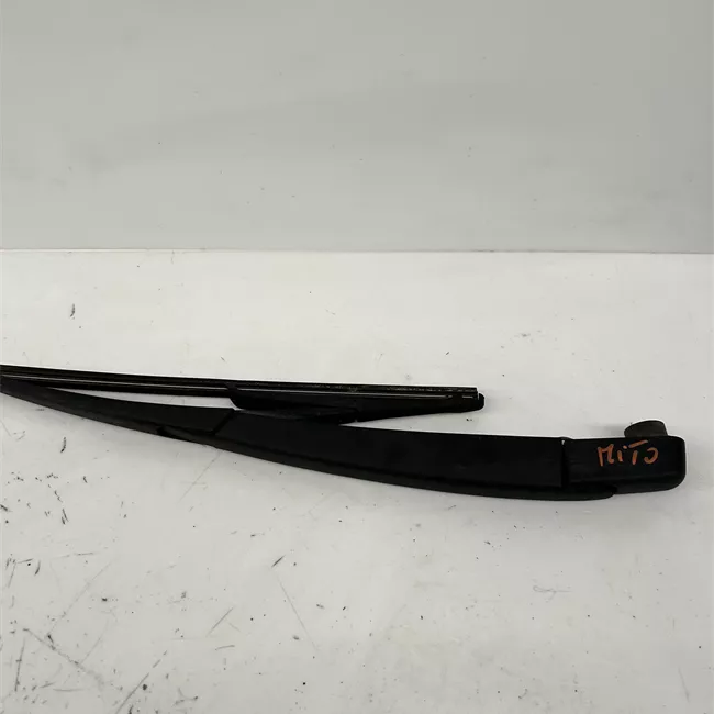 Braccio con spazzola tergilunotto