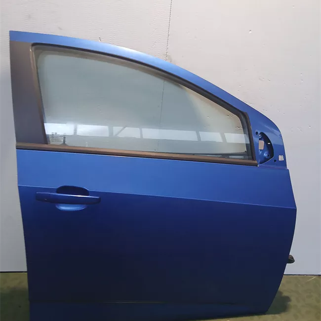 Porta anteriore destra