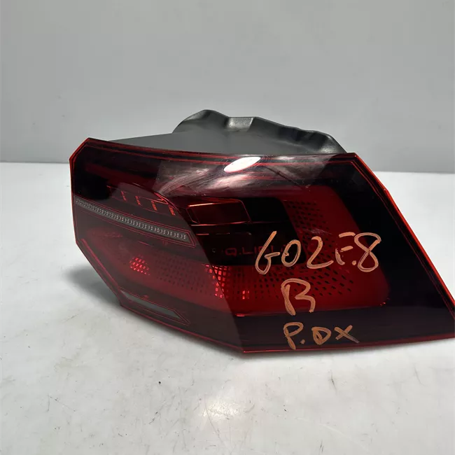 Fanale posteriore parte esterno destro Led con indicatore direzione animato
