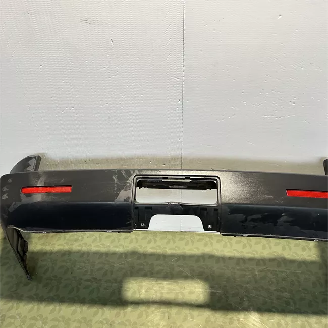 Paraurti posteriore nero