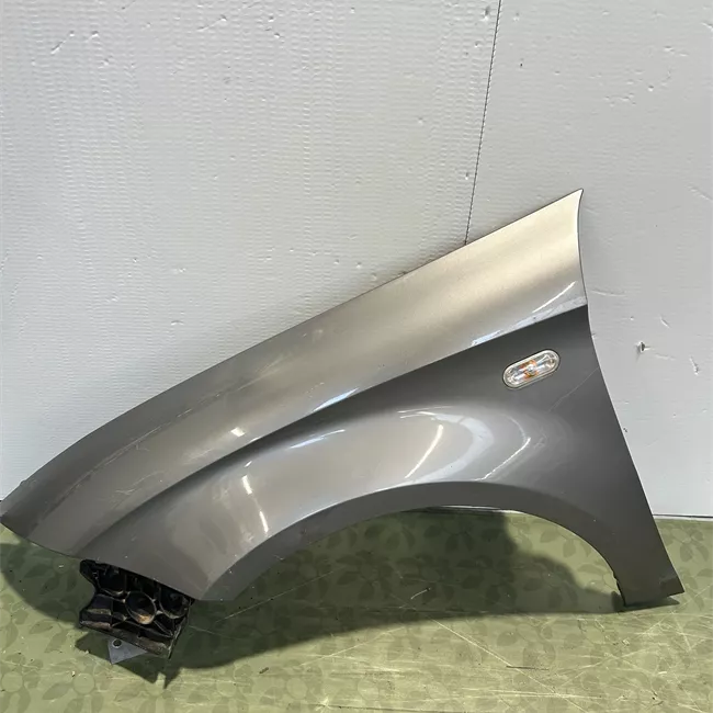 Parafango anteriore sinistro