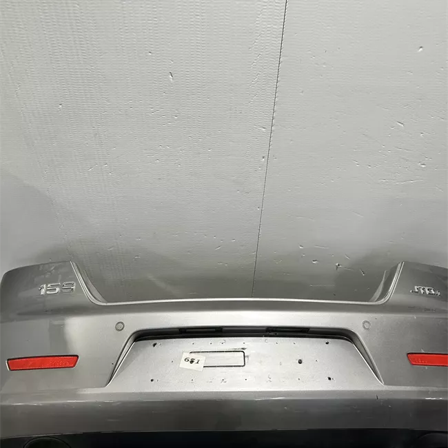 Paraurti posteriore con sensore parchiusura con primer