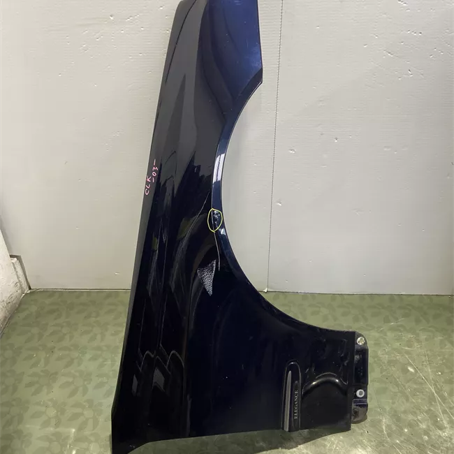 Parafango anteriore destro