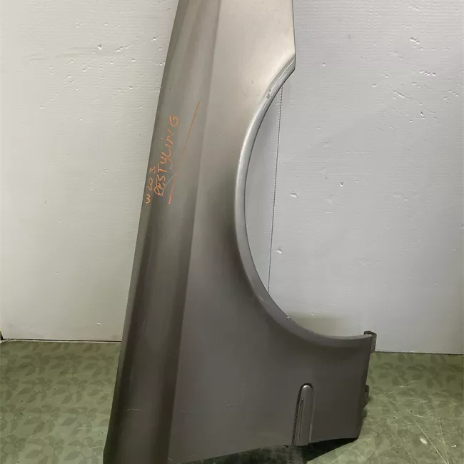 Parafango anteriore destro