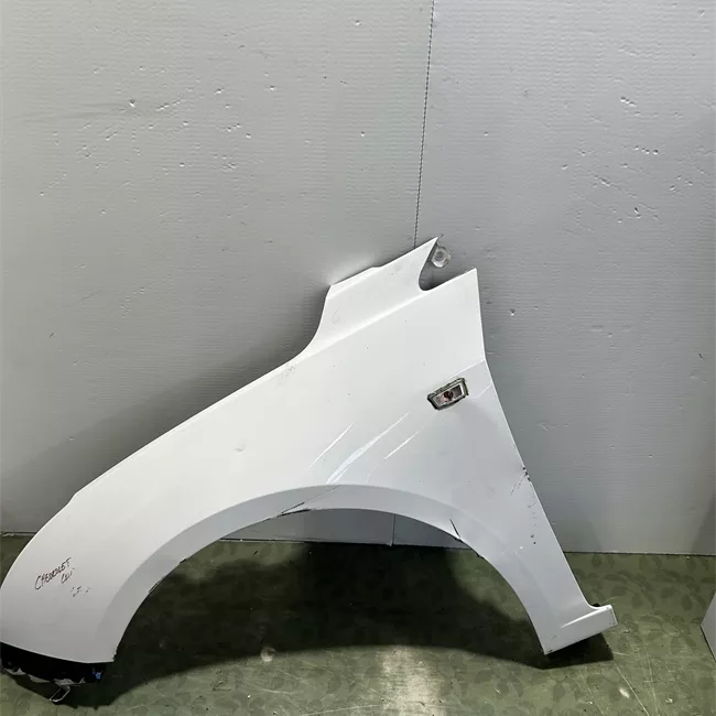 Parafango anteriore sinistro