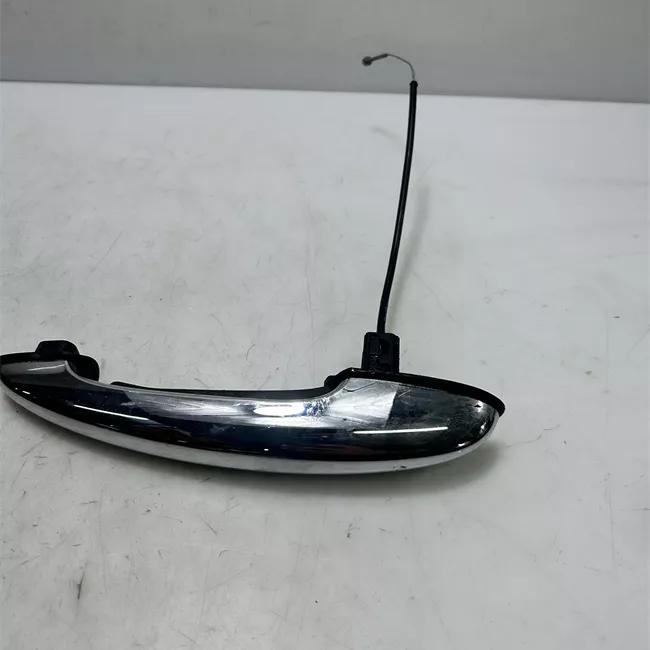 Maniglia porta anteriore destra cromata