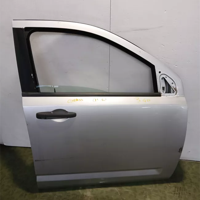 Porta anteriore destra