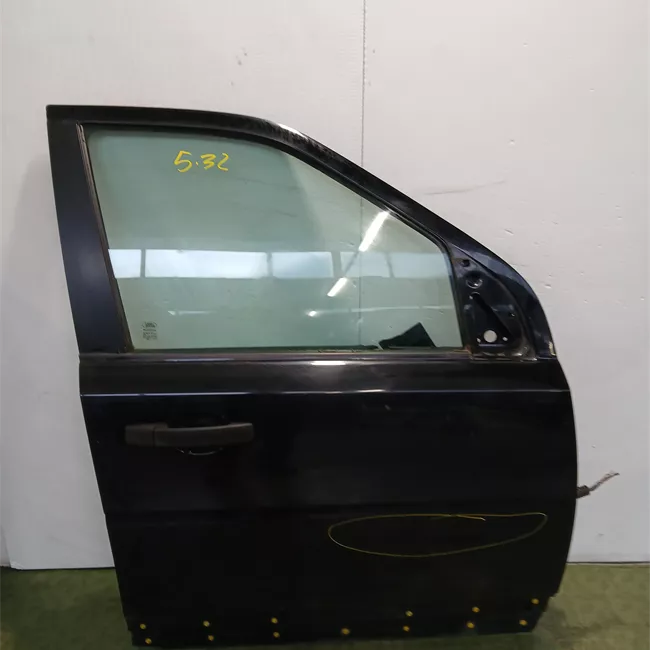 Porta anteriore destra