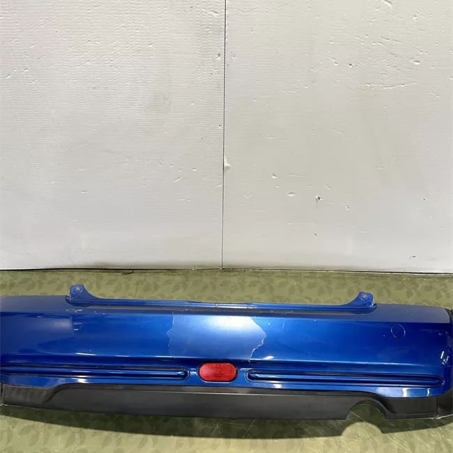 Paraurti posteriore con primer