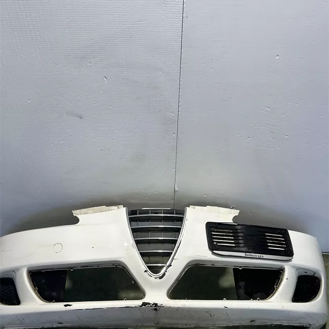 Paraurti anteriore con tergilavafari primer