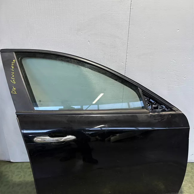 Porta anteriore destra