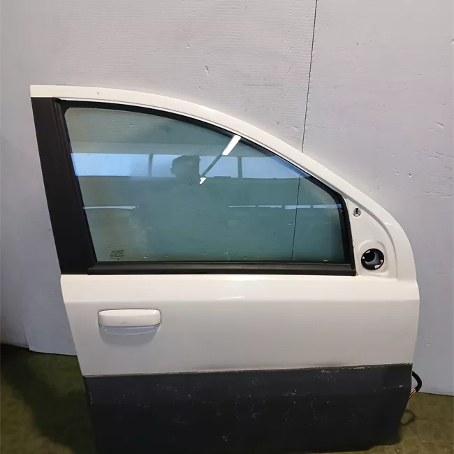 Porta anteriore destra