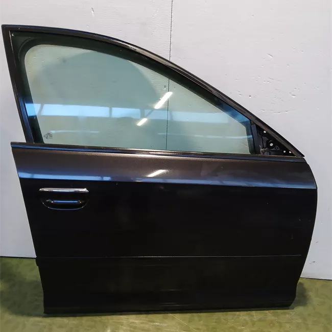 Porta anteriore destra