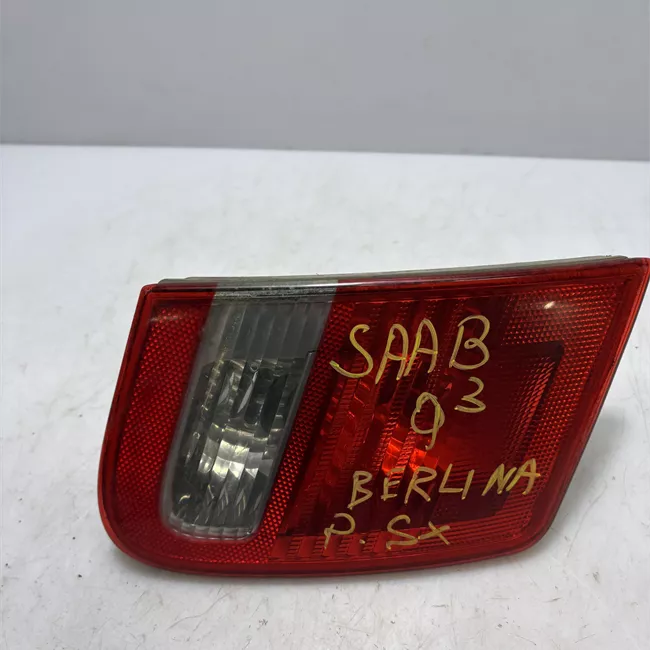 Fanale posteriore parte interno sinistro con retronebbia