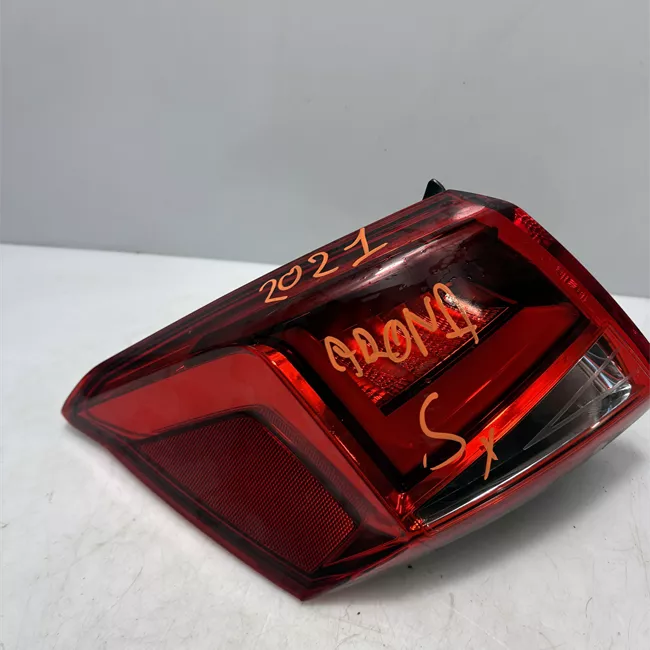 Fanale posteriore parte esterno sinistro Led