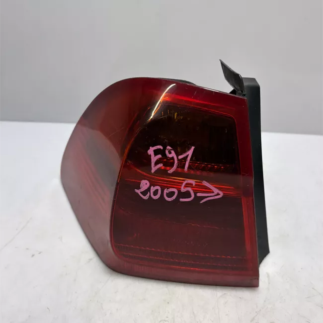 Fanale posteriore parte esterno sinistro