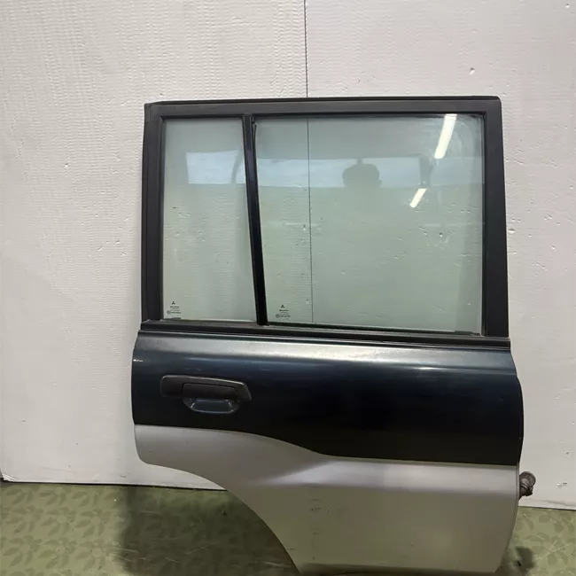 Porta posteriore destra